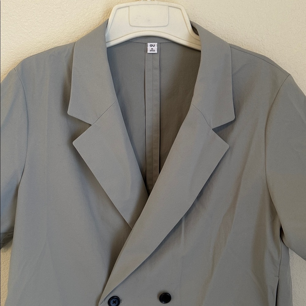 ☀️Gray Short Sleeve Blazer☀️ - Picture 3 of 7